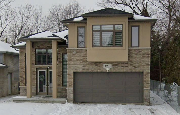 1231 Eastlawn